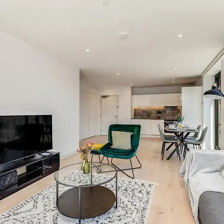 Khayat Homes - The Riverre - Luxury 2 Bed Apt